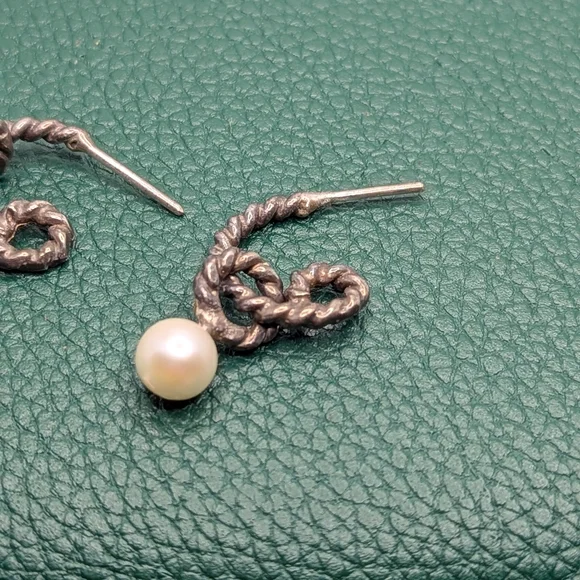 ✨ Twisted Rope & Pearl Drop Earrings ✨ - Picture 3 of 4